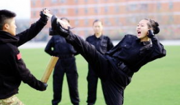 擒拿格斗教学视频20招,轻松掌握实战技巧